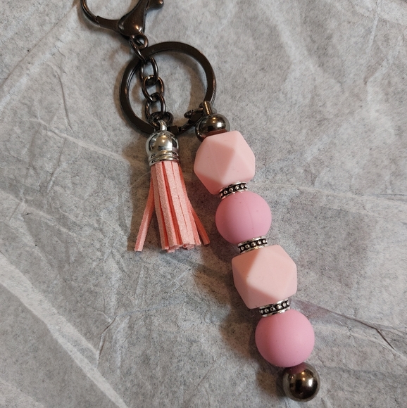 Handcrafted keychain - Picture 2 of 2
